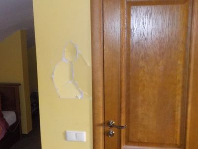 Полиция: люди, размещенные в местах самоизоляции, пьянствуют и портят имущество - Происшествия и криминал