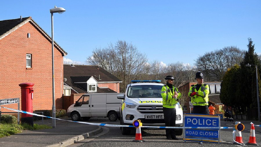 Полиция: Скрипаль и его дочь подверглись воздействию нервно-паралитического вещества - Происшествия и криминал