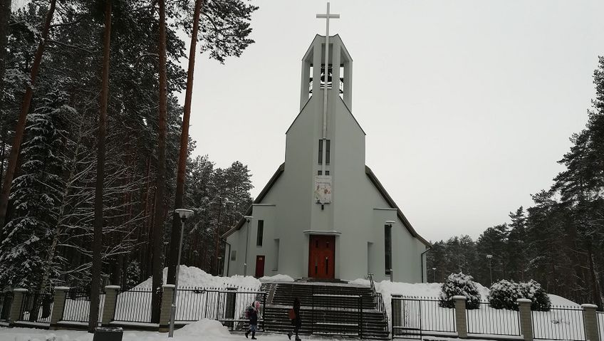 Католическая церковь отменила публичные богослужения в Литве