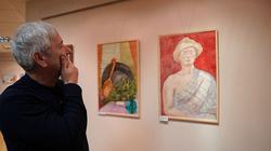 В библиотечной галерее открылась выставка о бане, созданная участниками студии “Дорогой искусства” (видео)