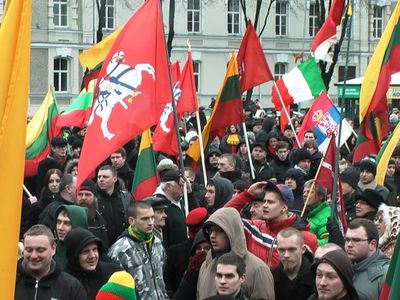 «Нет— фашизму» против «Литва — литовцам»                                                                                                               - Литва и страны Балтии