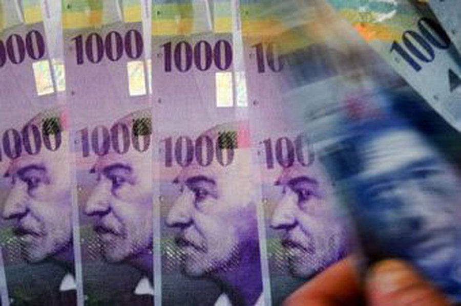 Швейцарский франк назвали убежищем для инвесторов - В Мире