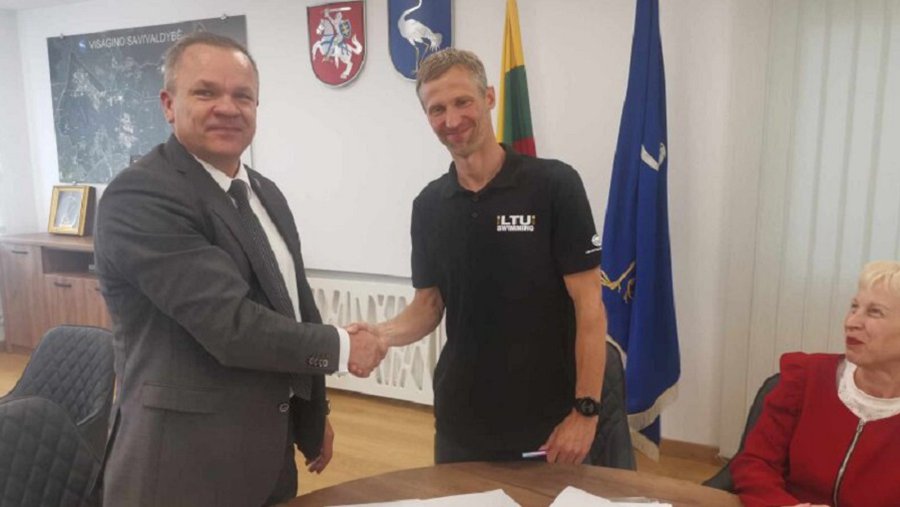 Подписан устав вновь созданного публичного учреждения «Висагинский плавательный центр» - В Висагинасе