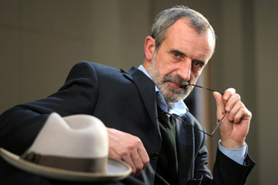 На улицах Санкт-Петербурга появилось еще одно памятное кресло

                                 - Культурные и спортивные мероприятия