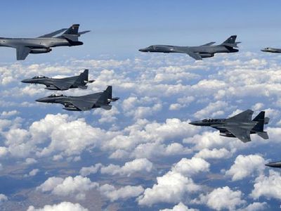 Бомбардировщики ВВС США пролетели у границ КНДР - В Мире