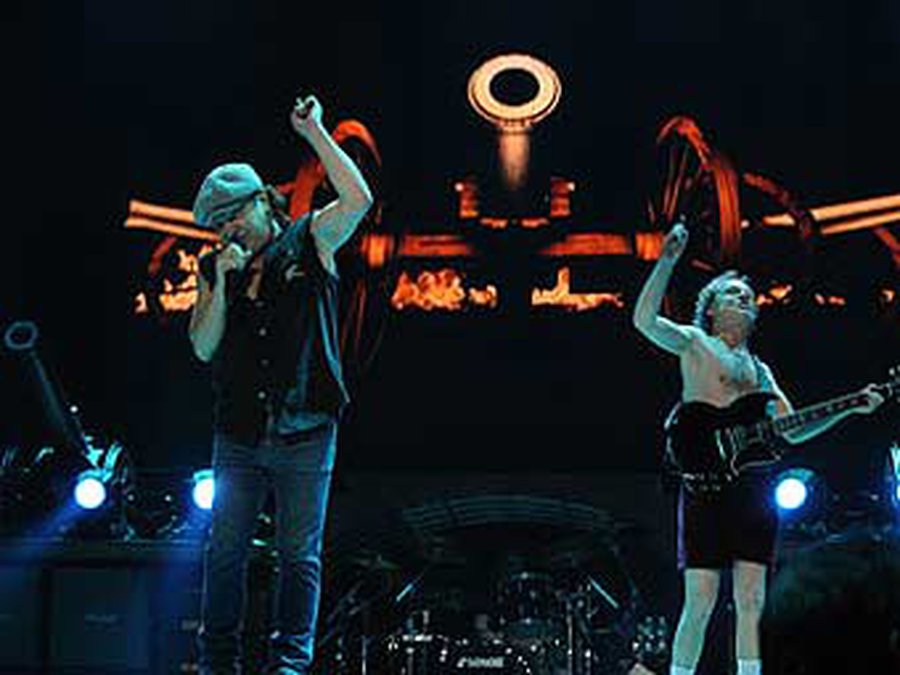 AC/DC впервые попали в танцевальный чарт - Культурные и спортивные мероприятия