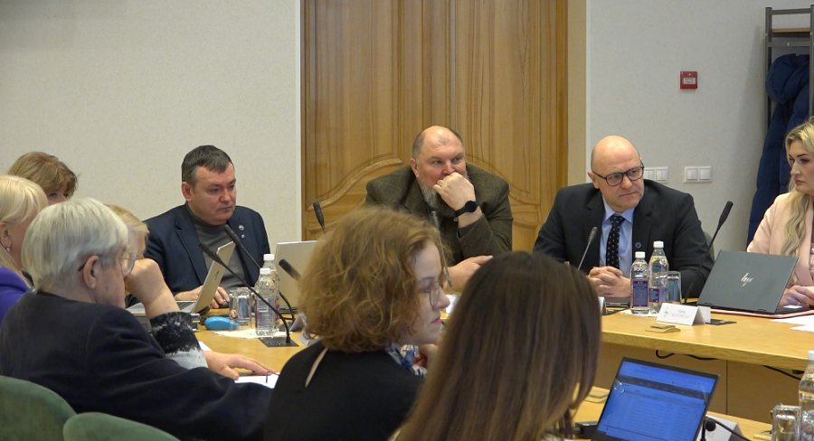 Первое заседание Висагинского совета в 2026 году: 16 вопросов, самые острые - питание и спорт (видео) - В Висагинасе