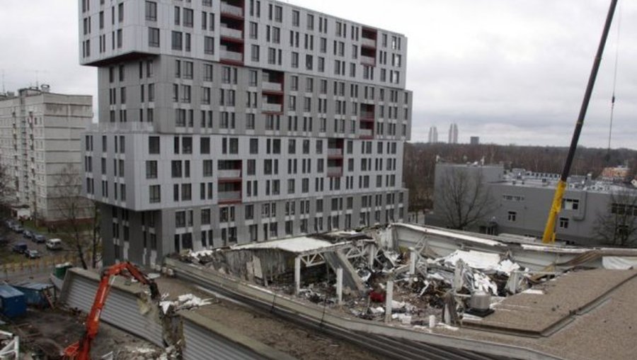 Архитектор: многоэтажка рядом с Maxima в Риге может обрушиться - Литва и страны Балтии