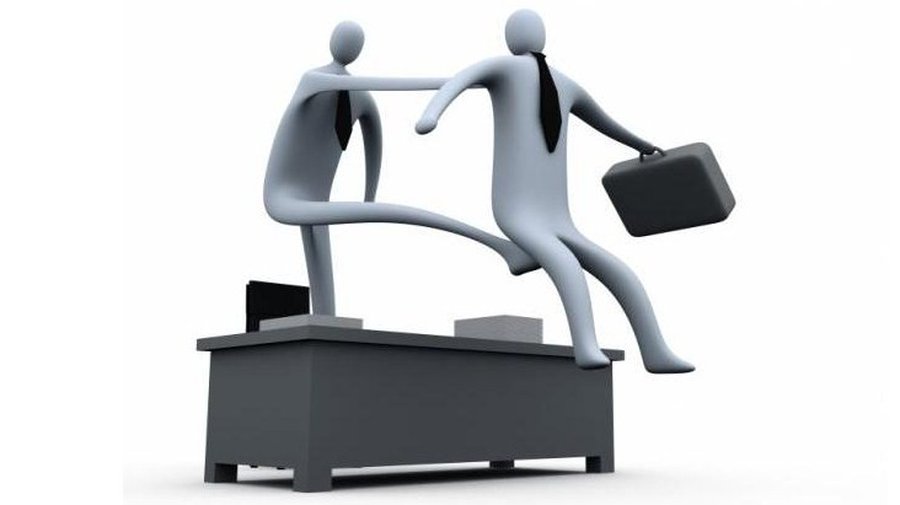 Произошел новый всплеск увольнений - Литва и страны Балтии