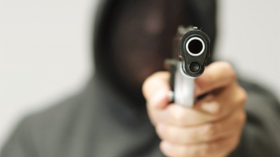 В Висагинасе совершен вооруженный грабеж магазина - Происшествия и криминал