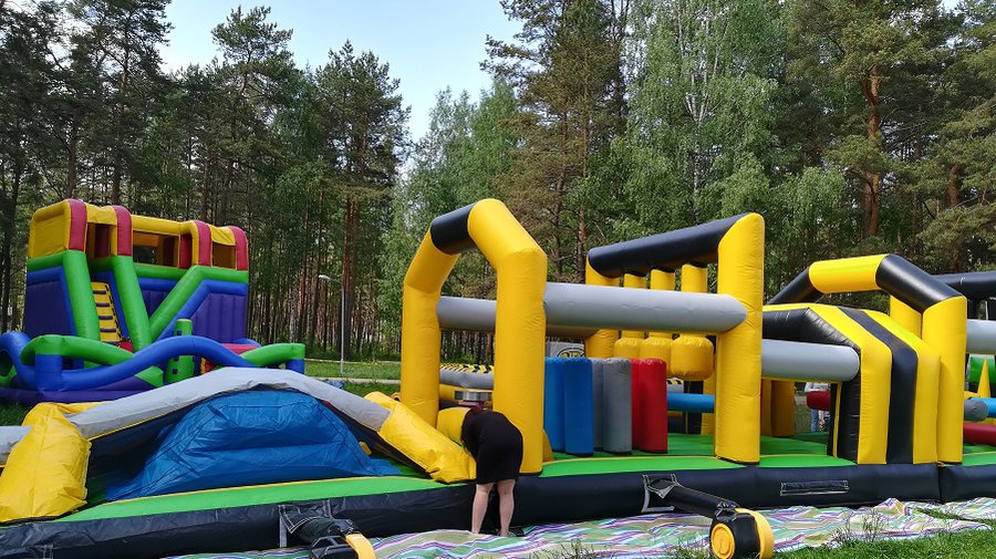 Надувные батуты простоят пару дней. Поспешите порадовать детей! - В Висагинасе