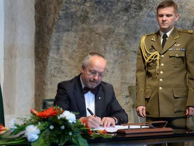 Ю.Олекас: расходы на оборону в следующем году увеличатся примерно на 50 млн. литов - Литва и страны Балтии