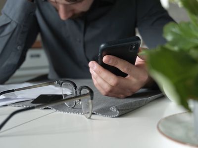 Хотите узнать как распознать мошенников и защитить свои сбережения? (видео) - В Висагинасе