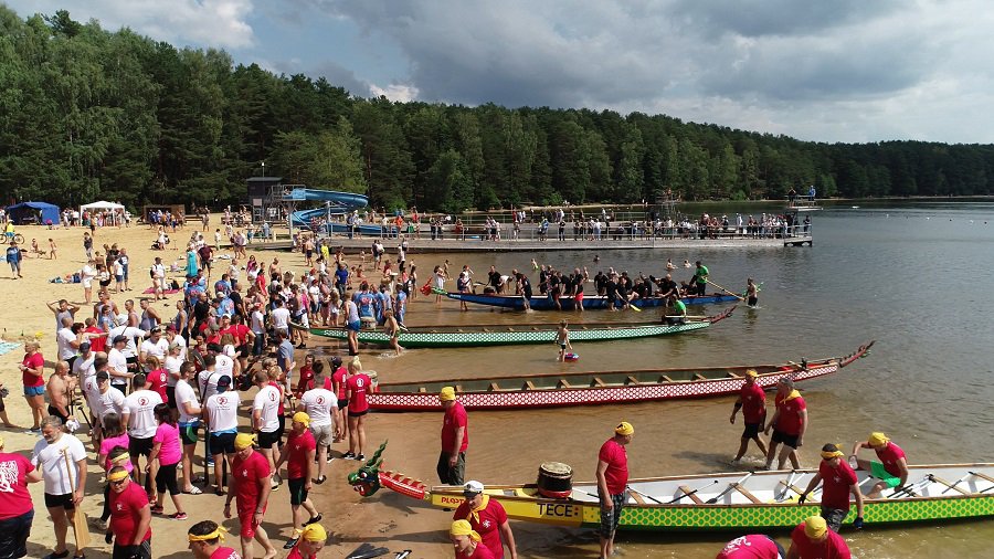 Гонки на лодках-драконах 2019. Спортивные состязания переросли в праздник (видео) - В Висагинасе