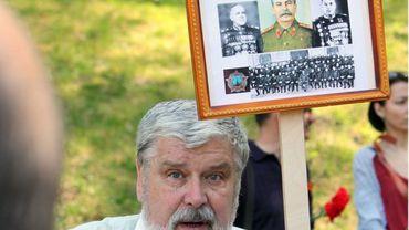 Полиция ведет расследование в отношении Иванова, державшего портрет Сталина

