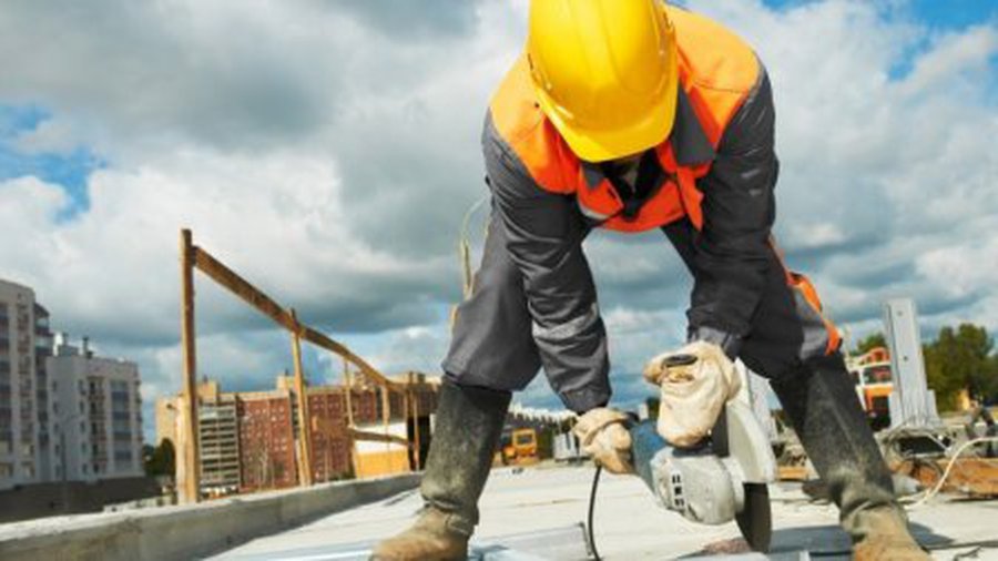 Юристы становятся строителями и ищут счастье за границей - Литва и страны Балтии