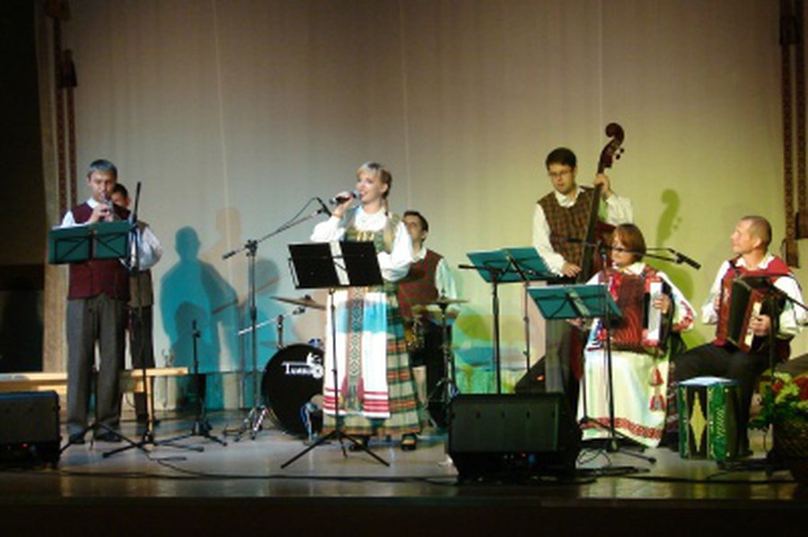 \"Linksmuolė\" paminėjo 10 metų kūrybinės veiklos jubiliejų - Visagine