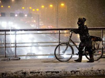 Снег парализовал Европу - В Мире