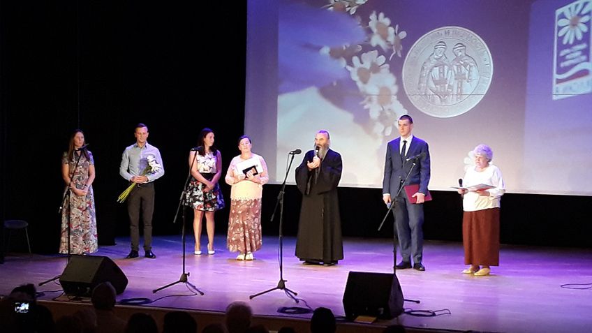 Ещё две висагинские семьи награждены почётными медалями