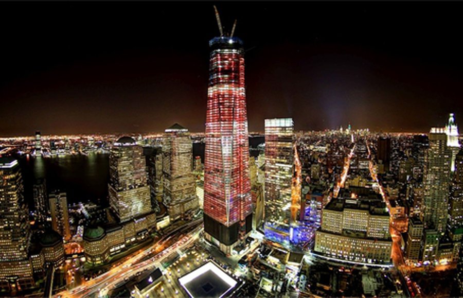 Арестованы парашютисты, совершившие уникальный ночной прыжок с самой высокой башни Нью-Йорка. Им грозит тюрьма - В Мире
