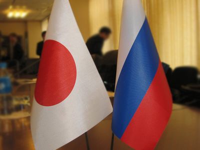 Япония намерена сохранять диалог с Россией ради мирного разрешения кризиса на Украине - В Мире