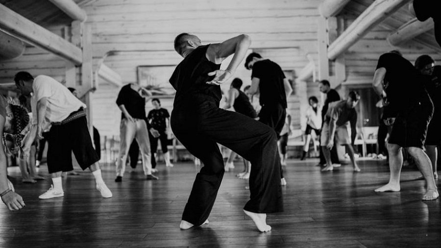 Šiuolaikinio šokio užsiėmimai su „Auksinio scenos kryžiaus“ laureate - Visagine