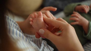 В Литве и по всему миру отмечают важную дату - Всемирный день недоношенных детей (видео)