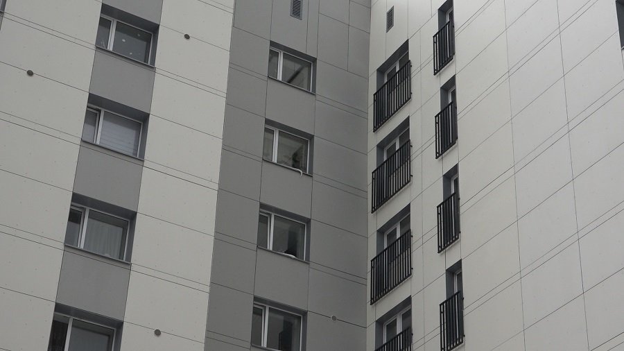 Будущие новоселы реконструированного корпуса Космосо, 28 смогут платить за фактически потребленное тепло (видео) - В Висагинасе