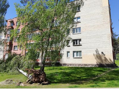 Шквальный ветер в субботу не прошел для города без последствий - В Висагинасе