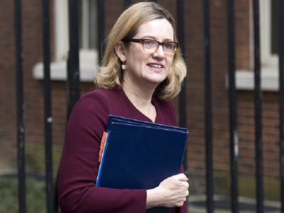 Глава британского МВД решила проверить обоснованность выдачи виз российским бизнесменам - В Мире