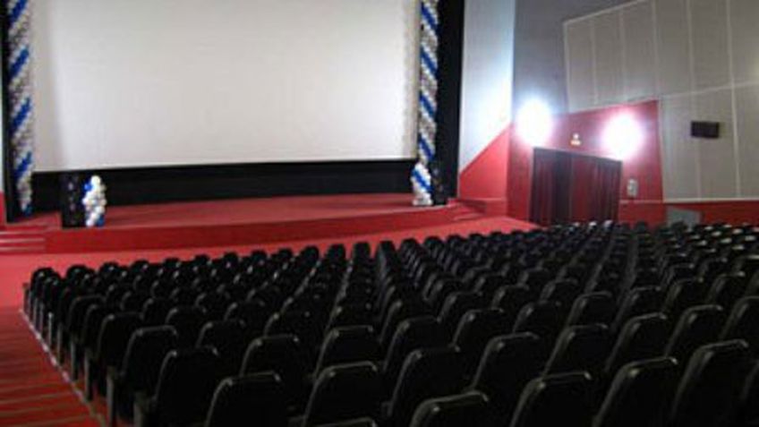 Житель Омска засудил кинотеатр за отмену показа фильма ужасов