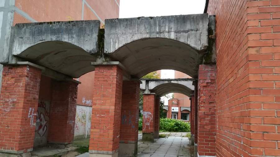 Архитектурное излишество или все-таки украшение города? - В Висагинасе