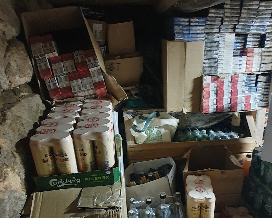 В Зарасайском районе выявлен склад контрабанды - Происшествия и криминал