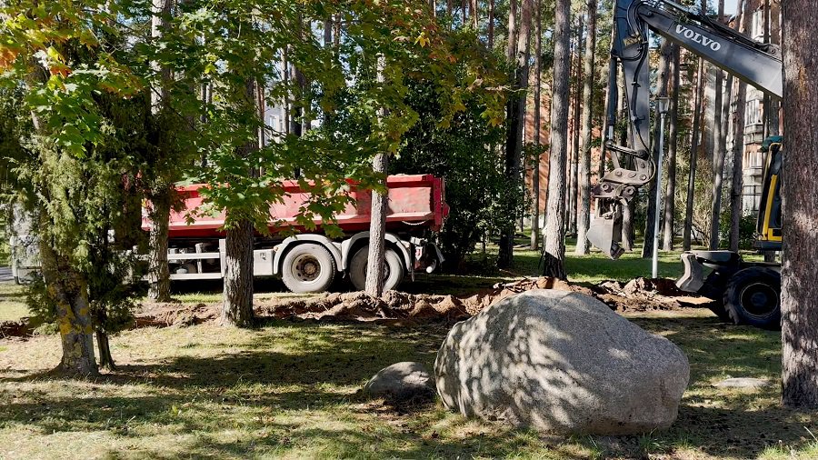 В районе школы «Žiburio» ведутся небезопасные работы (видео) - В Висагинасе