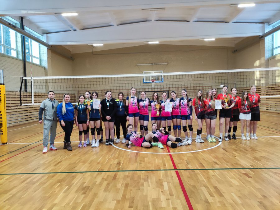 В Висагинасе прошли зональные соревнования по волейболу среди малых школ в рамках Литовских школьных игр (LMŽ) - Культурные и спортивные мероприятия