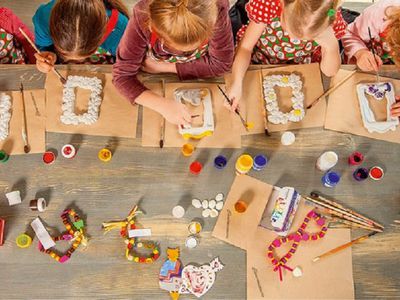 Предлагается не облагать налогами расходы за посещаемые детьми кружки - Литва и страны Балтии