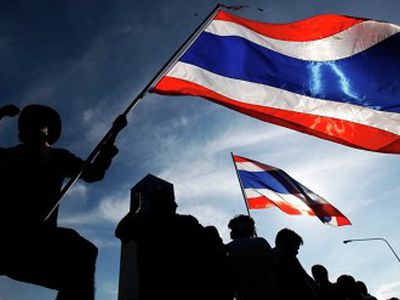 В Таиланде введено военное положение - В Мире