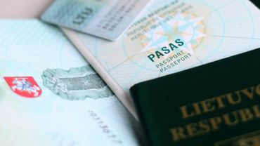 Новая услуга в Департаменте миграции: за доплату будет доставлять документы на дом