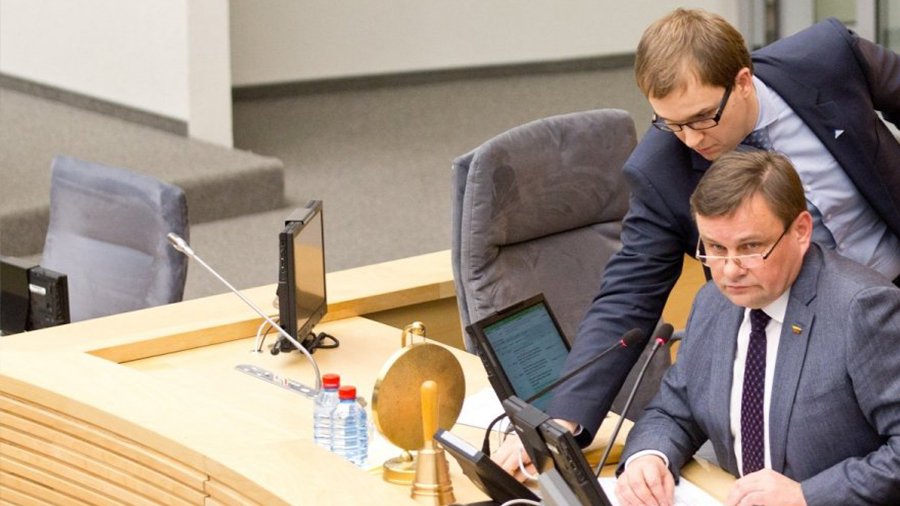 Гедвилас и Гапшис уходят со своих постов в парламенте - Литва и страны Балтии