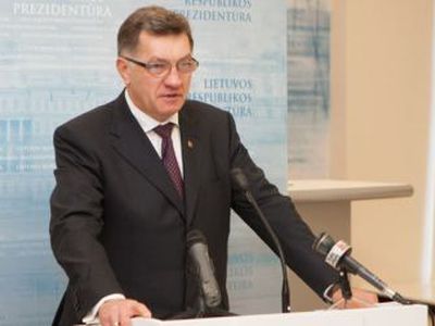 А.Буткявичюс: поручено выяснить, почему отклонен проект о польских фамилиях - Литва и страны Балтии