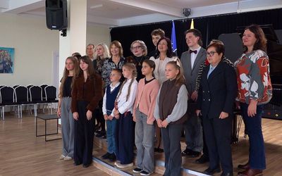 „Kartų tiltas“: nuo jaunųjų talentų iki didžiosios scenos | Savaitės kontūrai (video) - Visagine