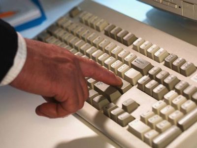 Тайна была раскрыта, когда компьютер сдали в ремонт - Происшествия и криминал