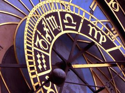 Аcтролог три года не рекомендует брать в долг  - Хобби, отдых и развлечения