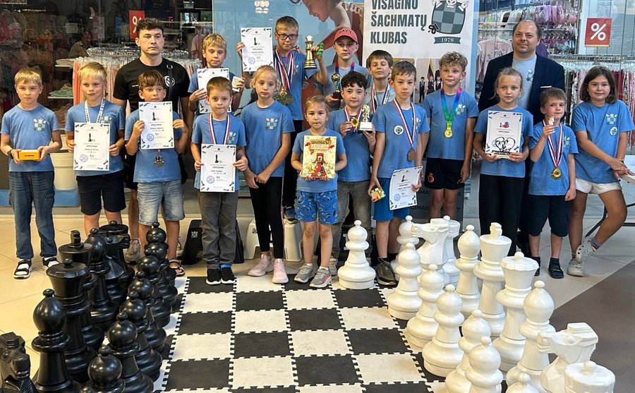 Королевские пешки - В Висагинасе