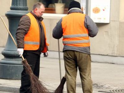 Миллионер, не выплачивающий зарплаты: я сам живу на зарплату жены - В Мире