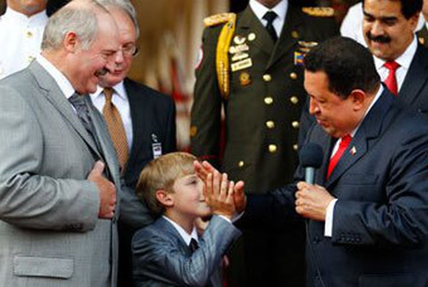 Лукашенко представил в Венесуэле своего преемника