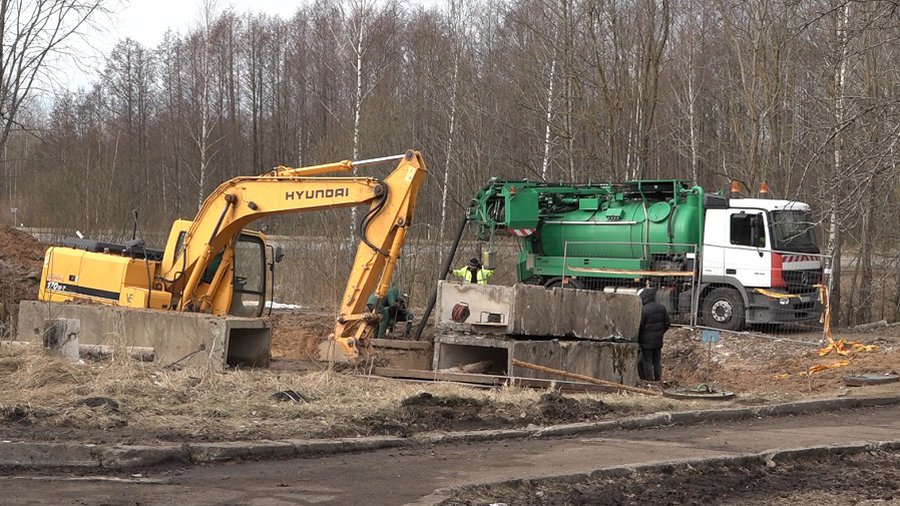 Įvyko magistralinio buitinių nuotekų vamzdyno avarija - Visagine