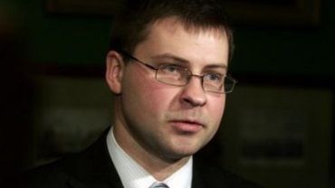 Латвийский премьер призвал отказаться от референдума о негражданах