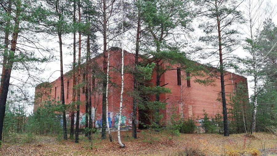 «Суицид» или «бермуды» - есть ли кому-то дело до этого здания? (Добавлено видео) - В Висагинасе