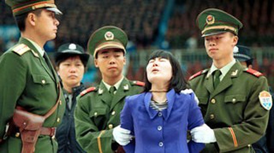 Китайцы креативно подошли к решению проблем смертной казни в отдаленных населенных пунктах: палач приезжает на дом - Происшествия и криминал